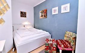 Gorgeous Hideout | City Center Apartment